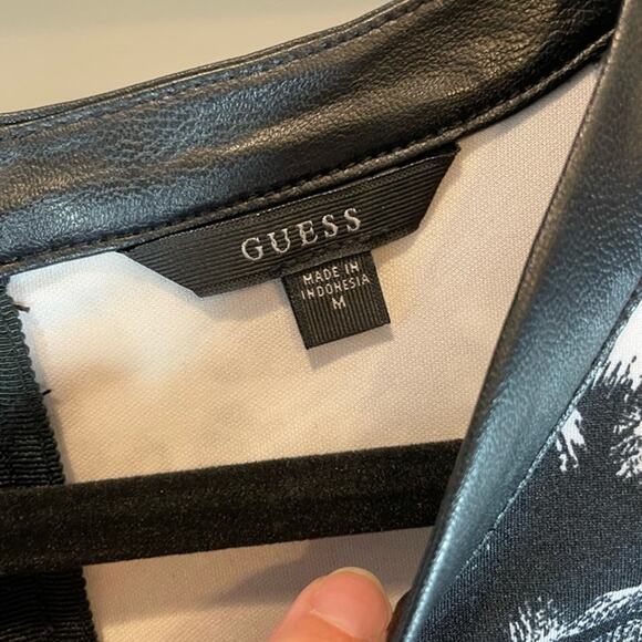 Guess Black & White Palm Tree Print Scuba & Knit Mesh Detail Top - Medium - Picture 4 of 4